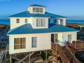 The Bay House - Private Bay Beach! Short walk to the water, Outdoor space galore! home